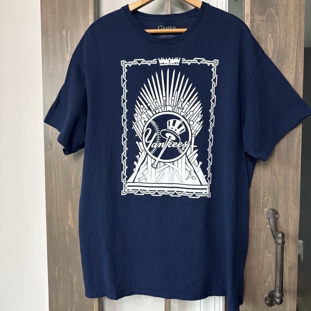 NY YANKEES Iron Throne GAME OF THRONES T-shirt Navy Mens XL Logo Cotton Baseball